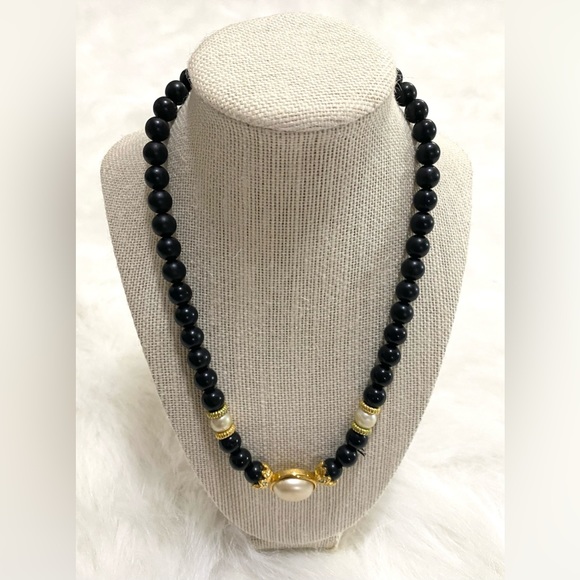 Avon Jewelry - Avon Black Bead Faux Pearl Bead Necklace Vintage Classic Preppy Retro Elegant